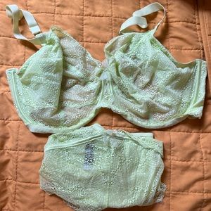 Adore Me 3X / 44G matching set light Green - CLEAN worn once for photoshoot
